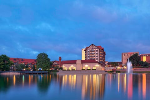 Sheraton Westport Lakeside Chalet Hotel in Maryland Heights