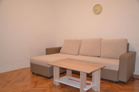 PAKOŠTANE, SPACIOUS AP 6+2 Apartment in Šibenik-Knin County, Croatia