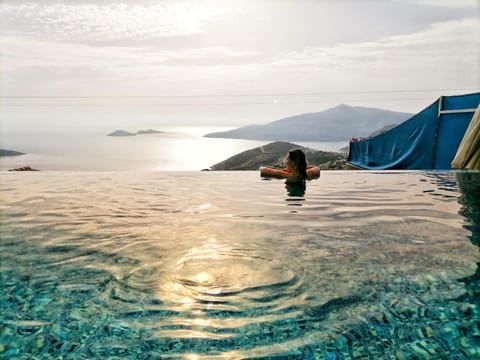 City view, Pool view, Sea view