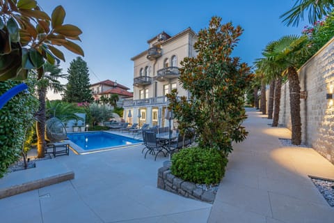 Property building, Pool view