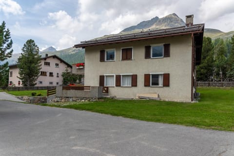 Chesa Michela - Champfer Apartment in Saint Moritz