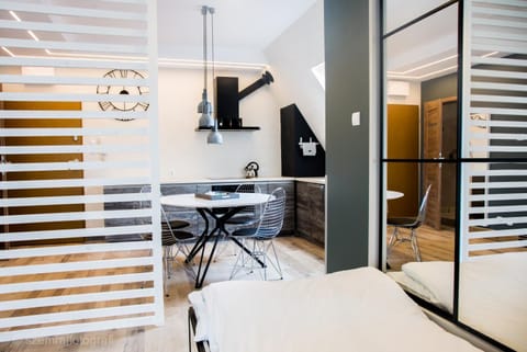 Bed, Kitchen or kitchenette, Living room, Dining area