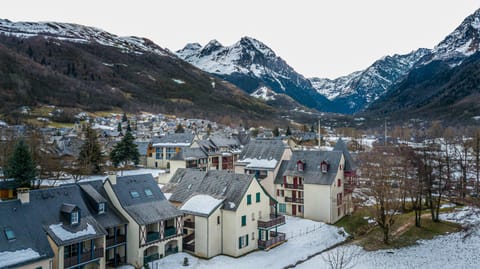 Property building, Bird's eye view, Winter, View (from property/room), Mountain view