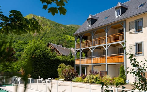 Lagrange Vacances Le Clos Saint Hilaire Apartment hotel in Saint-Lary-Soulan