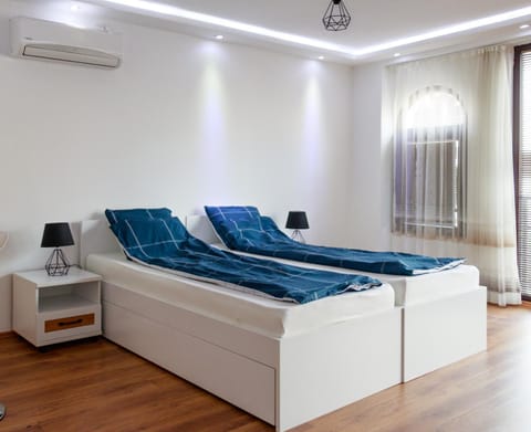 Ana's Apartments Condominio in Ohrid