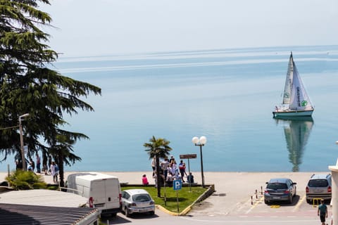 Nearby landmark, Restaurant/places to eat, Day, Neighbourhood, Natural landscape, View (from property/room), Beach, City view, Lake view, Landmark view, Mountain view, Street view