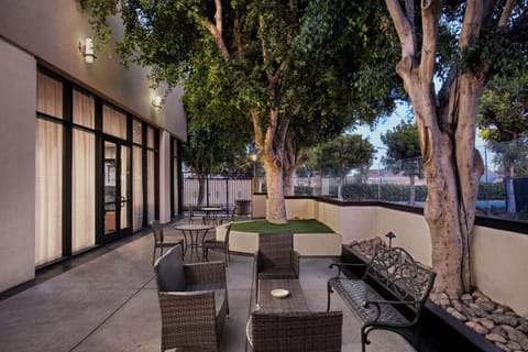 DoubleTree by Hilton Los Angeles Norwalk Hotel in Santa Fe Springs