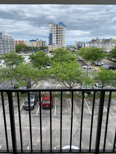 Balcony/Terrace, City view, Street view