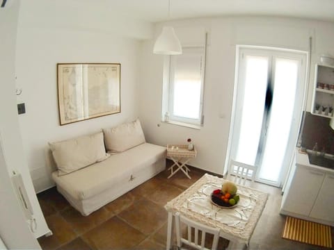 Living room, Photo of the whole room