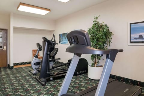Quality Inn & Suites Hotel in Saginaw Charter Township