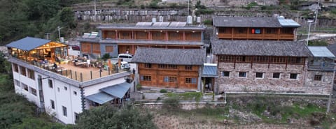 Tiger leaping gorge tea horse gasthaus Vacation rental in Sichuan