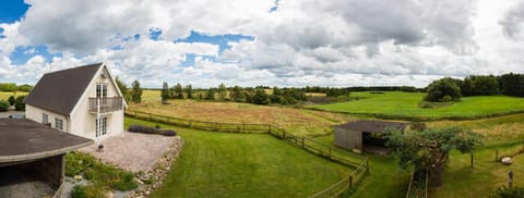 Property building, View (from property/room), Balcony/Terrace, Garden view, Garden view, Lake view, Lake view