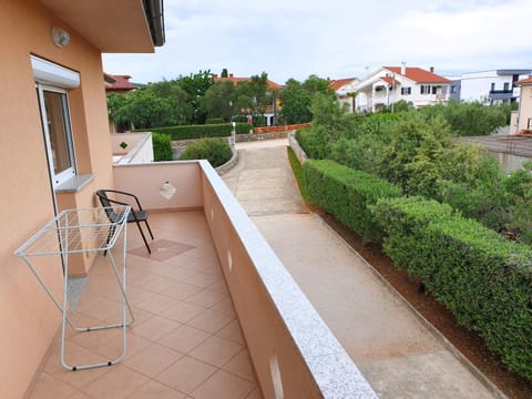 Neighbourhood, Balcony/Terrace, Garden view, Street view