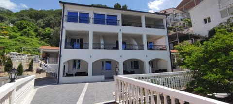Zoran Apartments Condo in Sveti Stefan