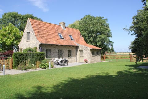 Facade/entrance, Balcony/Terrace, Garden view