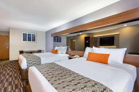 Microtel Inn & Suites by Wyndham Philadelphia Airport Hotel in Philadelphia