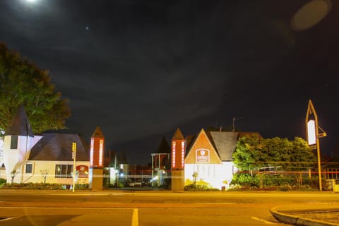 Property building, Night