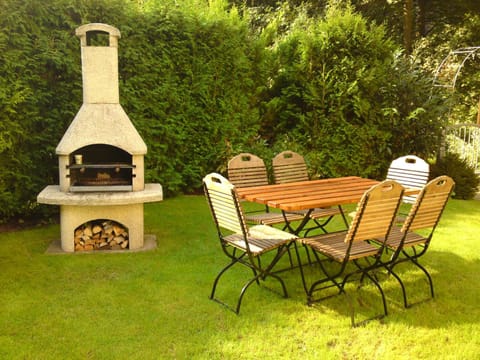 BBQ facilities, Garden