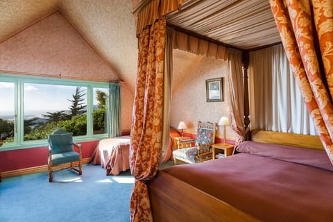 Larnach Lodge & Stable Stay Natur-Lodge in Dunedin