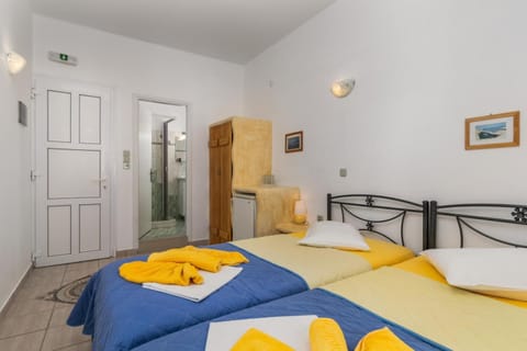 Apollon Rooms Bed and Breakfast in Pollonia