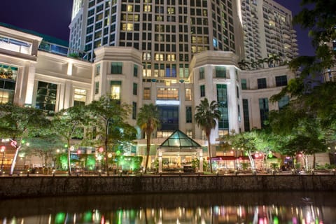 Property building, Property building, Facade/entrance, Night