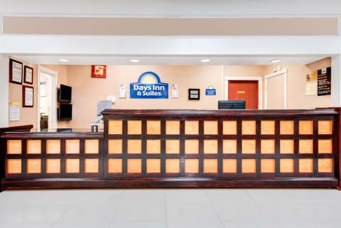 Days Inn & Suites by Wyndham Laredo Motel in Laredo