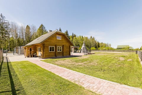 Property building, Day, Natural landscape, Summer, Garden