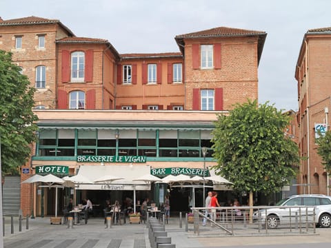 Property building, Facade/entrance