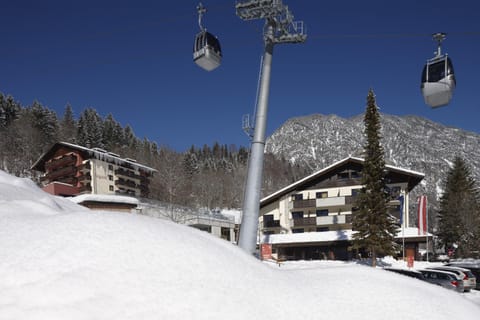 Facade/entrance, Winter, Skiing, Area and facilities