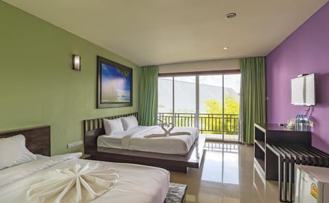 Photo of the whole room, Bedroom, Pool view