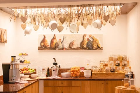 Restaurant/places to eat, Breakfast, Buffet breakfast