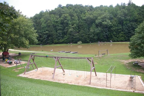 Green Mountain Park Terrain de camping /
station de camping-car in Caldwell