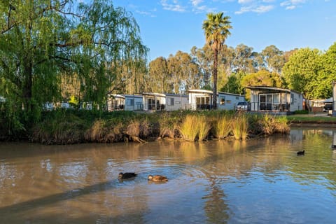 Discovery Parks - Maidens Inn Moama Campground/ 
RV Resort in Echuca