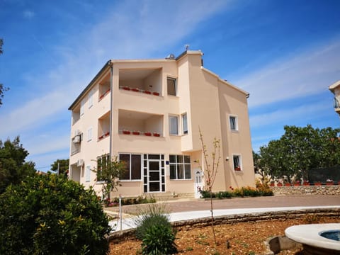 Facade/entrance, Day, On site, Area and facilities