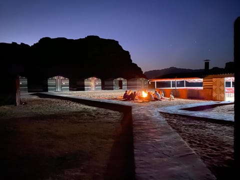 Wadi Rum Jordan Camp Camping /
Complejo de autocaravanas in South District