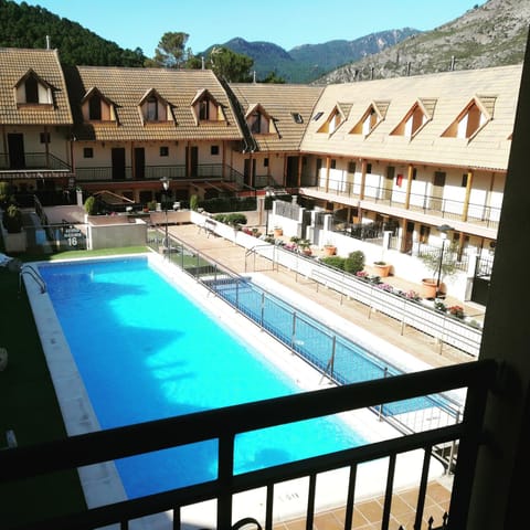 Balcony/Terrace, Pool view, Swimming pool