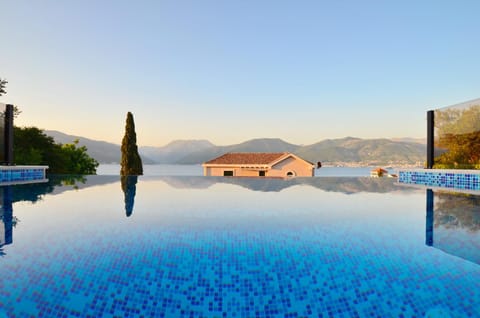 Sea view, Swimming pool