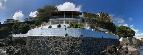 A Villa by the Sea Bed & Breakfast Vacation rental in Vila Franca do Campo