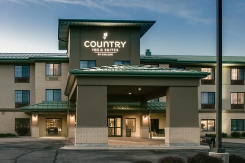 Country Inn & Suites by Radisson, Madison West, WI | Middleton, WI ...