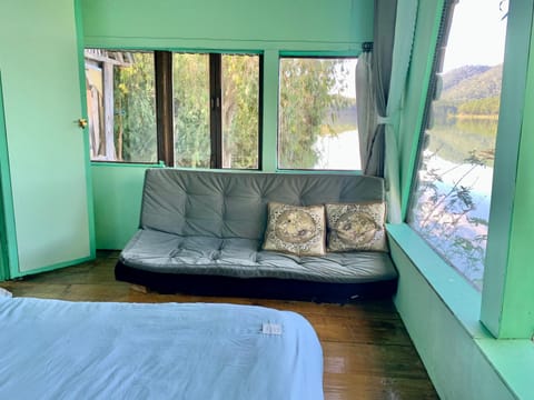 Bedroom, Lake view