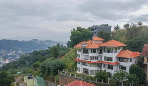 The Heaven's Villa Kandy Hotel in Kandy