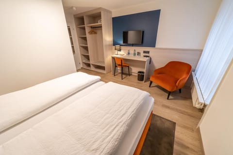 Bed, Bedroom, wardrobe