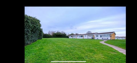 Kingfisher Holiday Park 1 Waveney Valley Great Yarmouth Chalet in Broadland District