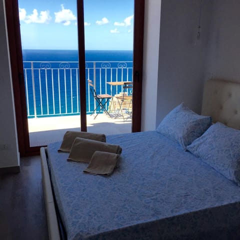 View (from property/room), Balcony/Terrace, Bedroom, Sea view