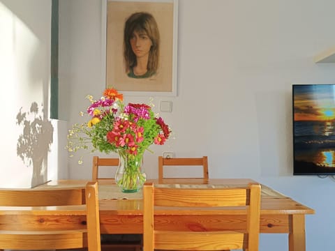 Living room, Decorative detail, Dining area