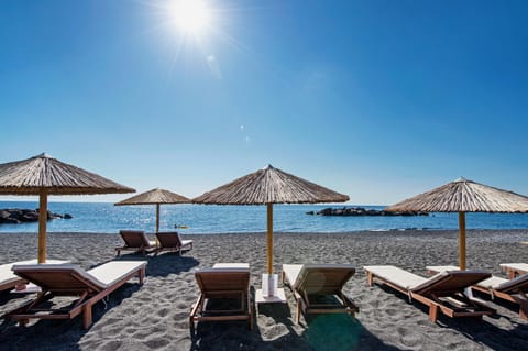 Nissia Beach Apartments & Suites Aparthotel in Kamari