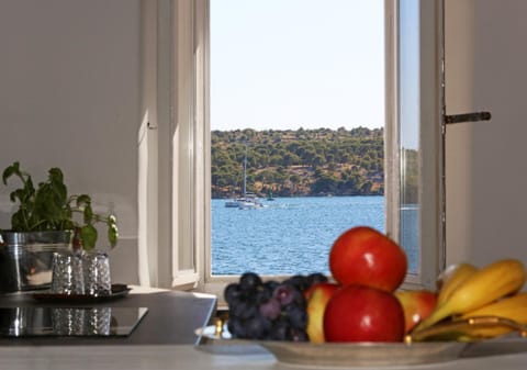Spring, Winter, Summer, Food and drinks, Decorative detail, Autumn, City view, Sea view, Street view, Breakfast, Italian breakfast, Seasons