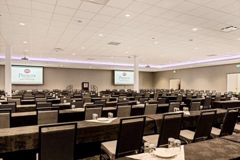 Best Western Premier Calgary Plaza Hotel & Conference Centre Hotel in Calgary
