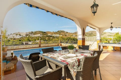 Balcony/Terrace, Mountain view