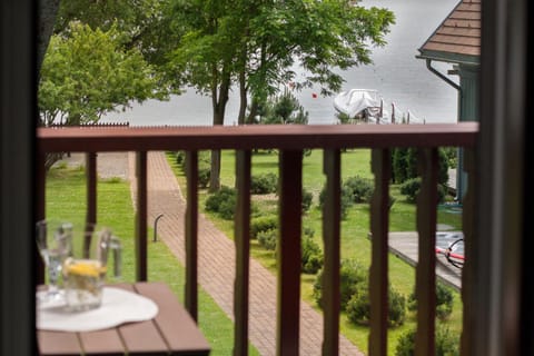 Balcony/Terrace, Lake view